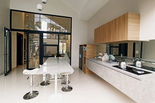 Villa-Sasmaya-Dining-Area-_-Kitchen.webp